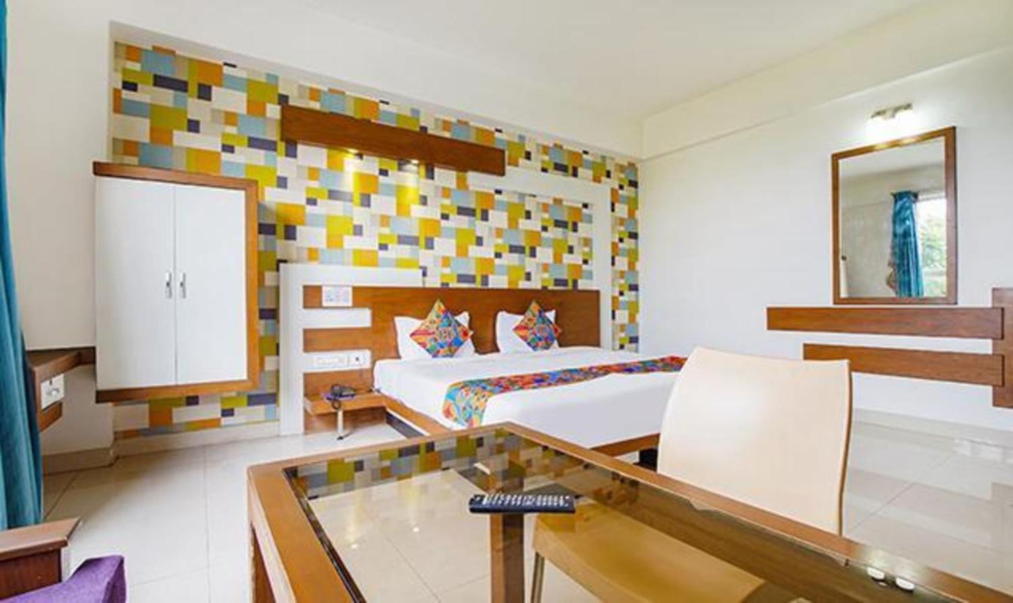 Fabhotel Emirates Suites - Sarjapur Road Бенґалуру Екстер'єр фото